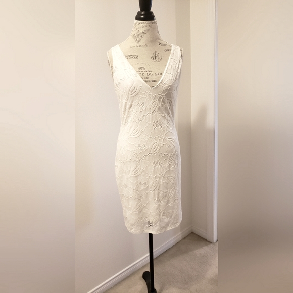 GUESS White body con dress (large) - Picture 1 of 2